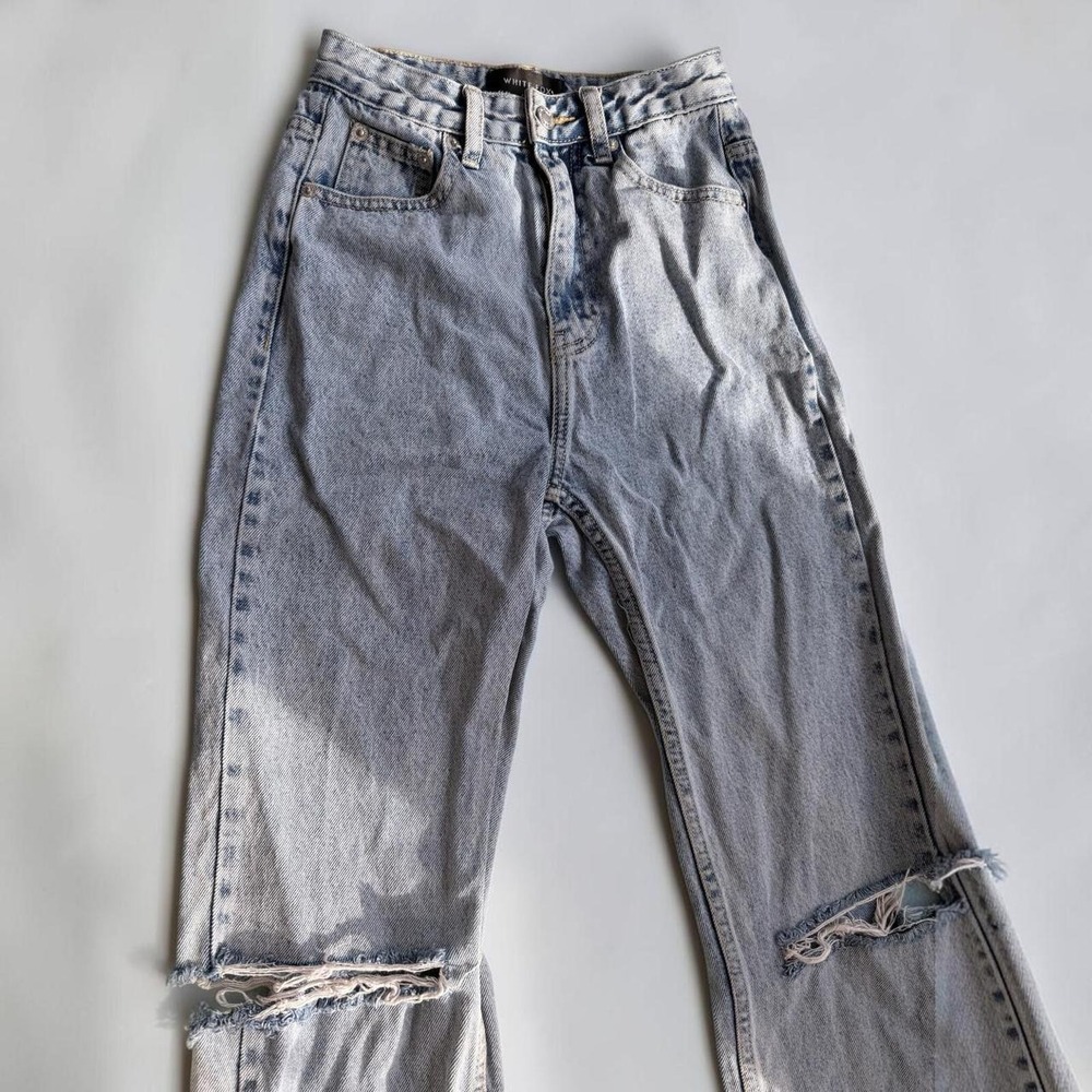 White Fox Light Wash Distressed Straight-Leg Jeans